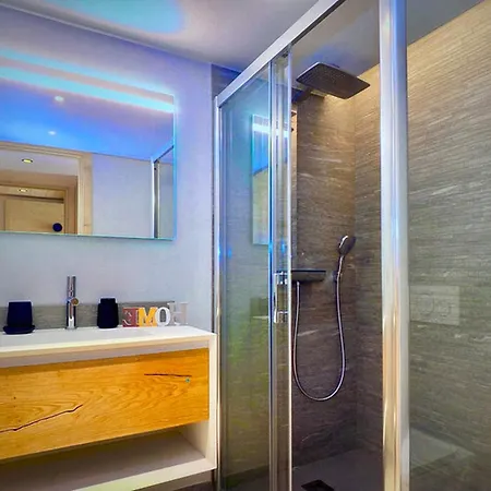 Apartment Appt De Luxe Skis Aux Pieds Avec Spa - Courchevel